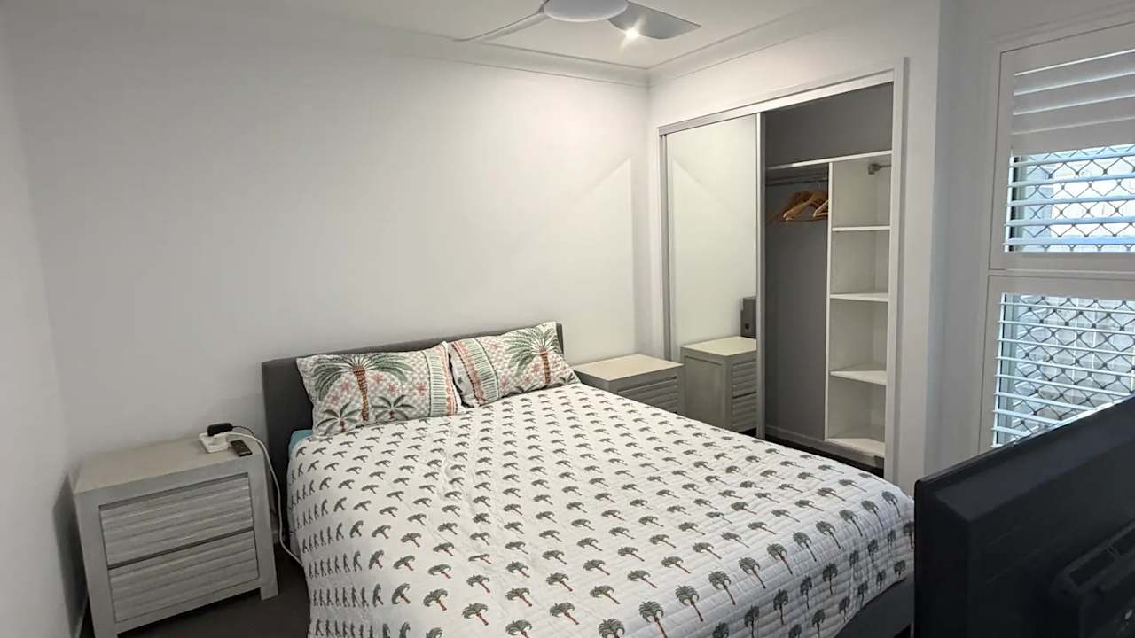 Furnished room in a share house