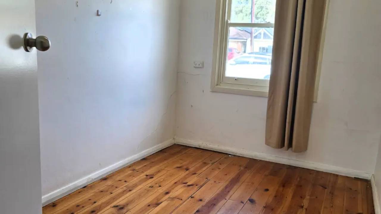 Room in a share house