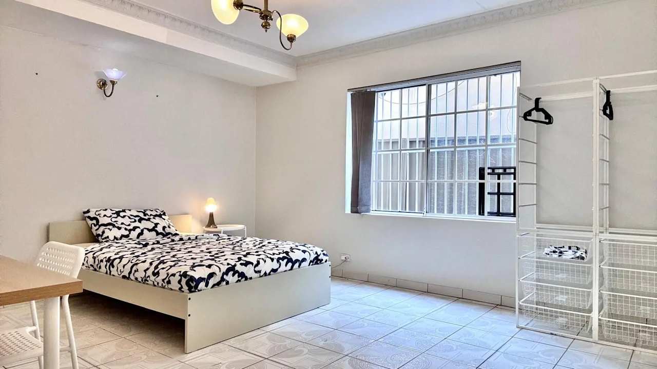 Furnished room in a share house