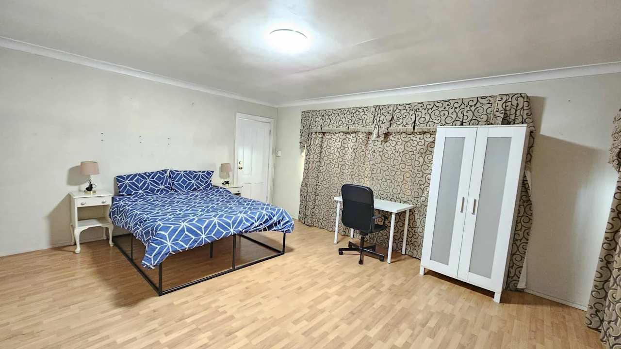 Furnished room in a share house
