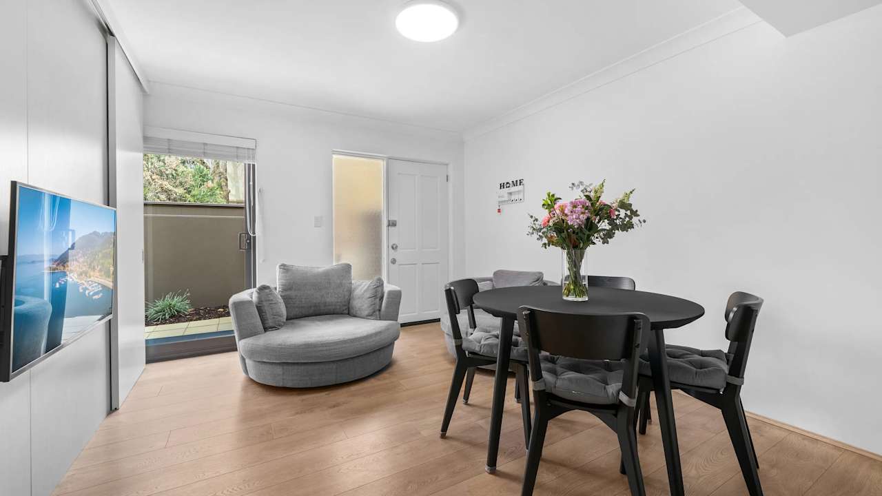 Furnished room in a share house