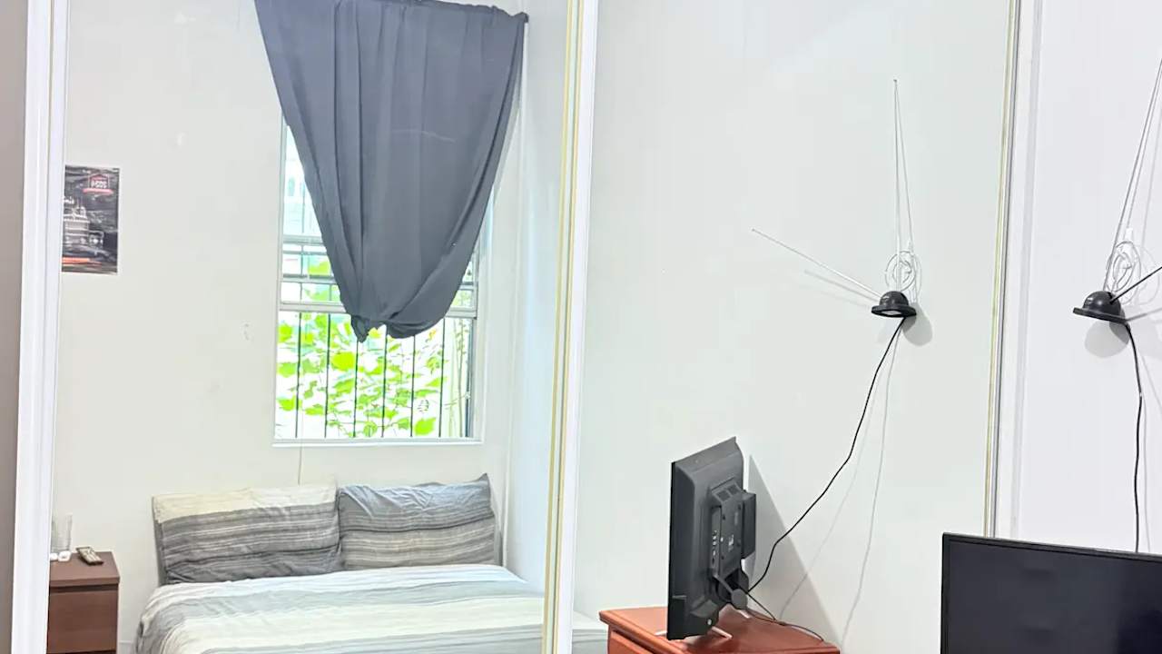 Furnished room in a share house