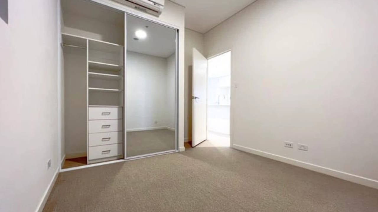 Unfurnished room with own bathroom