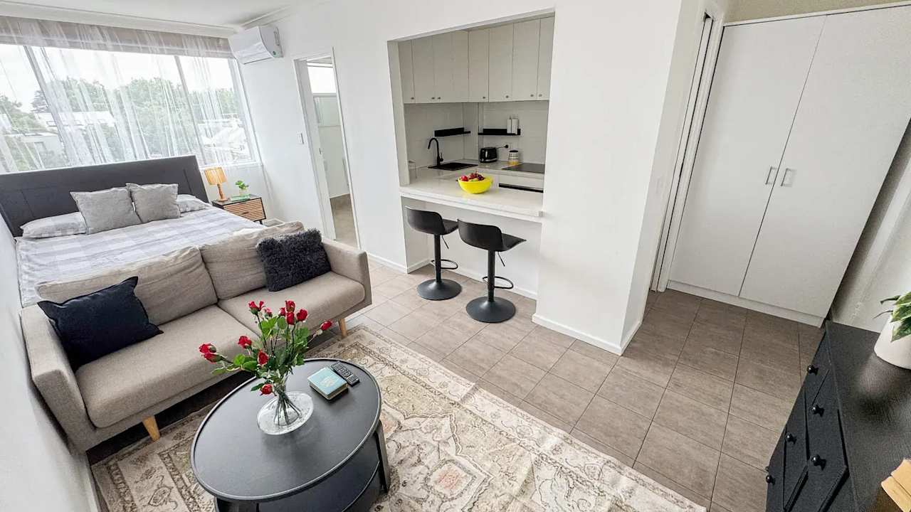 Furnished room studio flat for rent