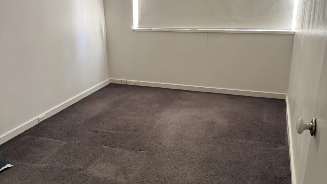 Unfurnished room in a flatshare