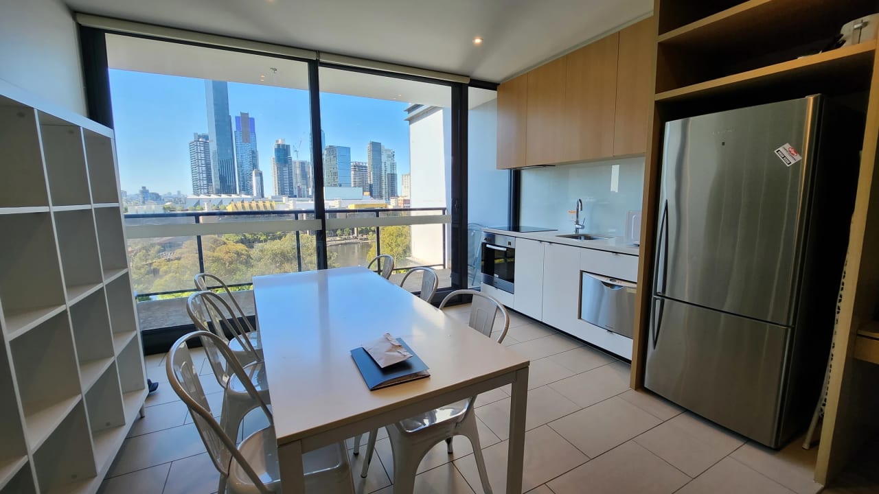 Furnished room with ensuite in a flatshare