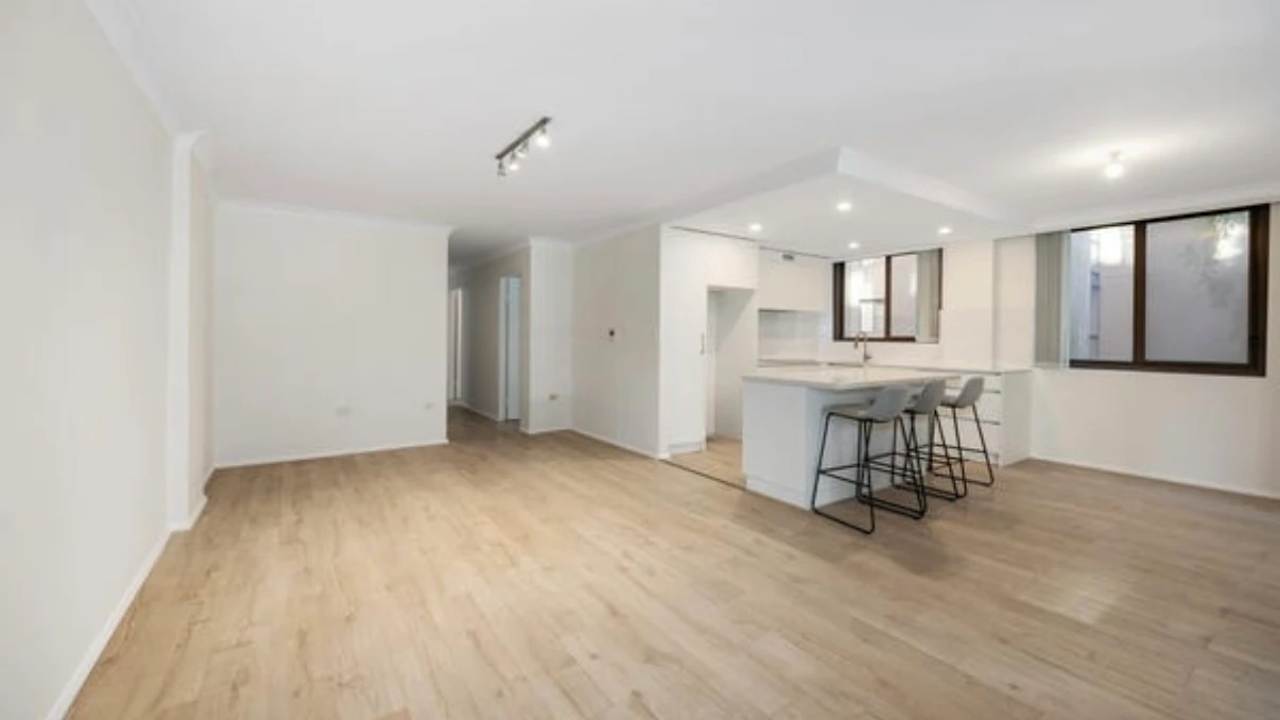 Unfurnished room in a flatshare