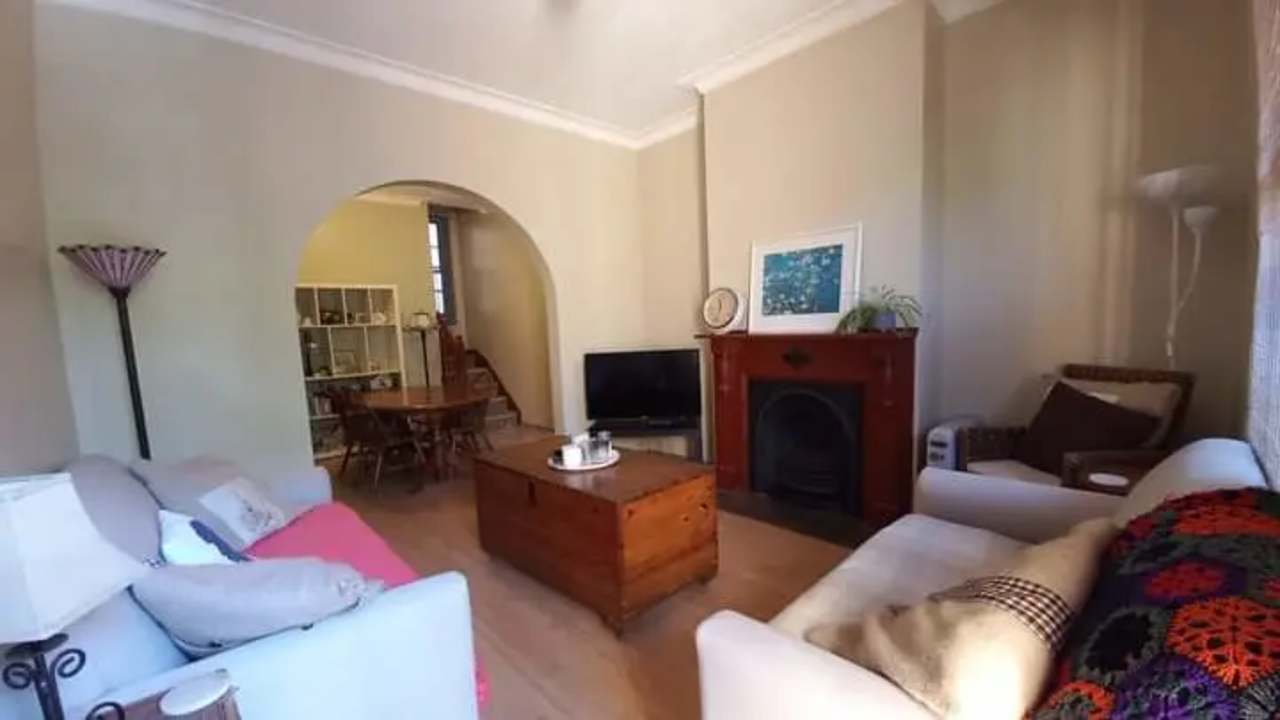 Room in a share house