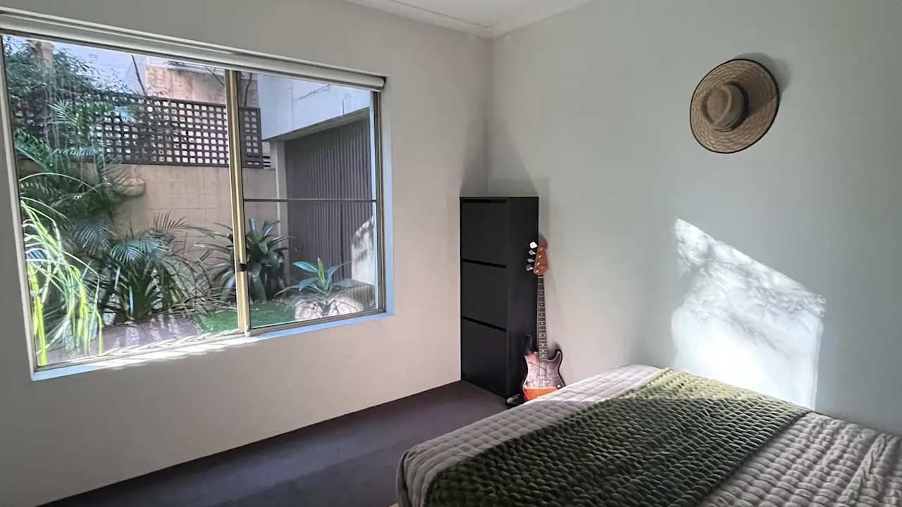 Furnished room in a flatshare