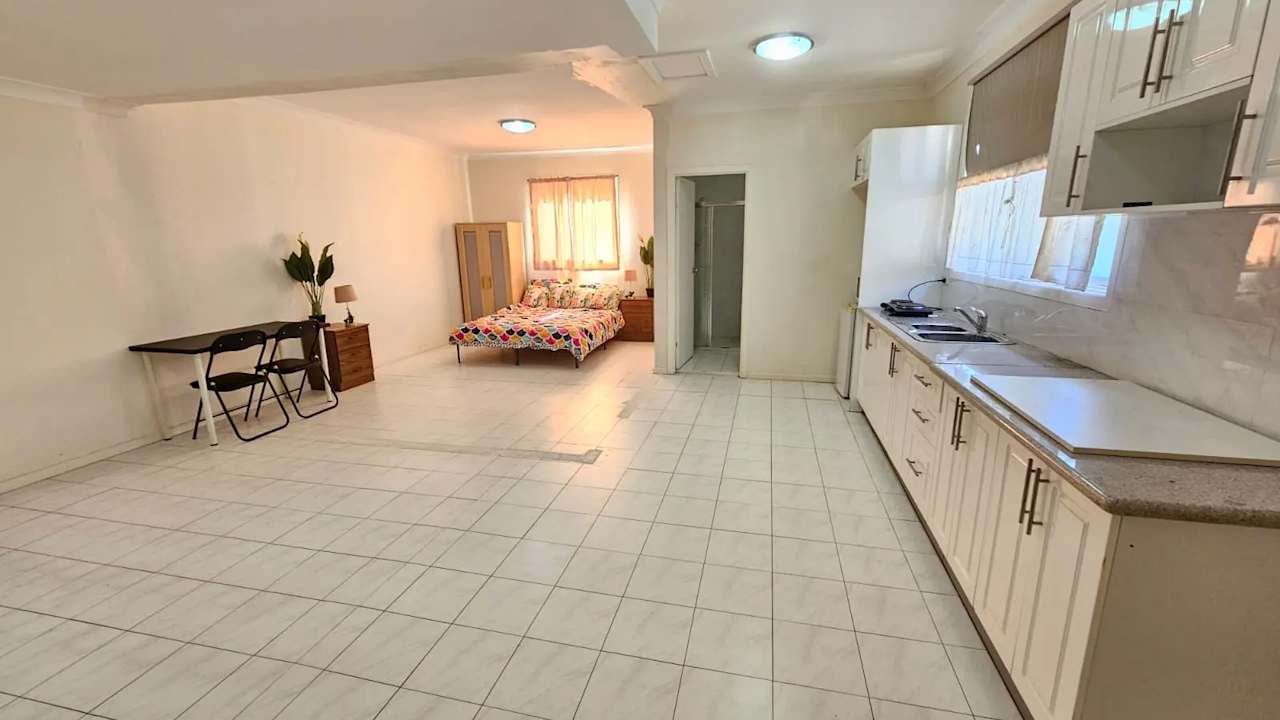 Furnished room studio flat for rent