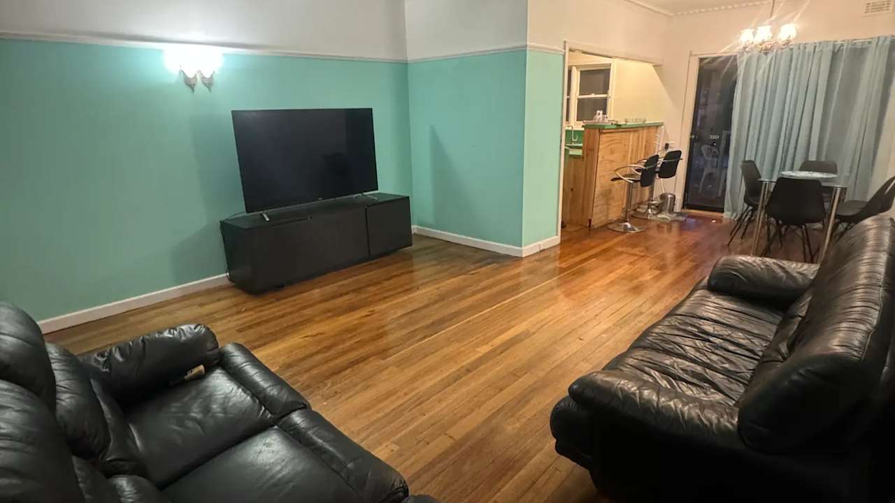 Whole property with 3 rooms for rent