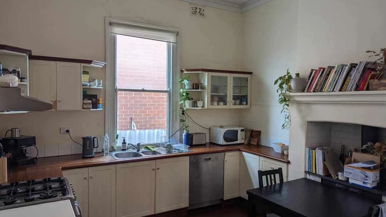 Unfurnished room in a share house