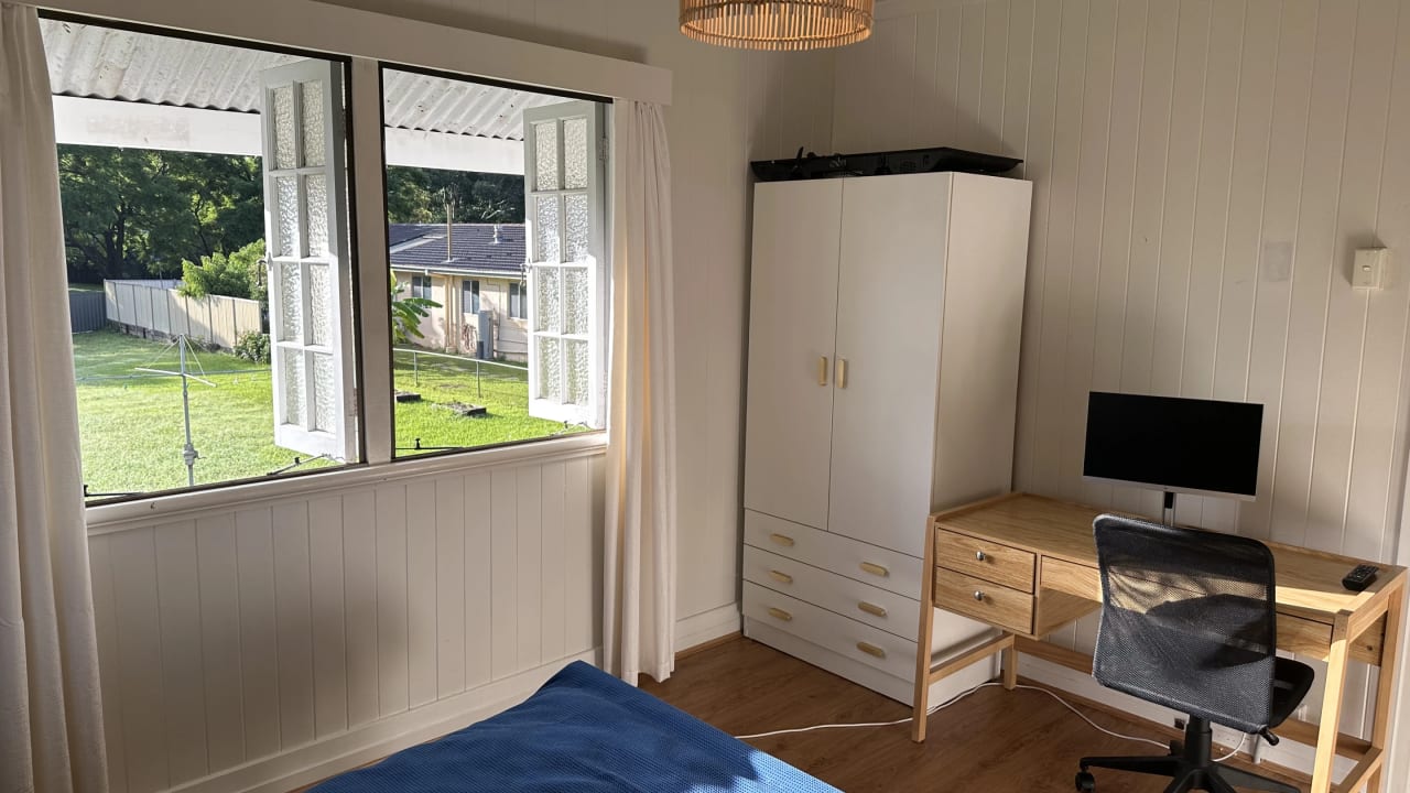 Furnished room in a share house