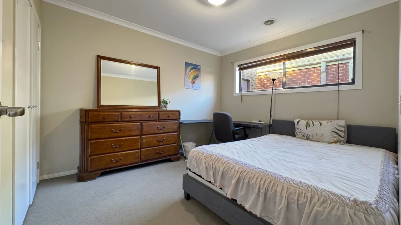 Furnished room in a share house