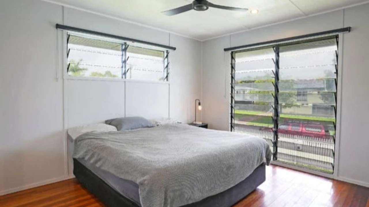 Furnished room in a share house