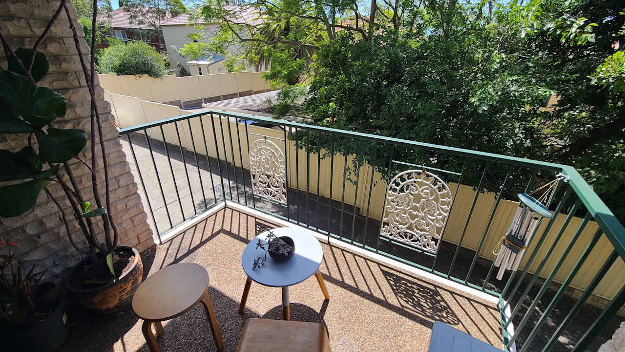 Unfurnished room in a flatshare