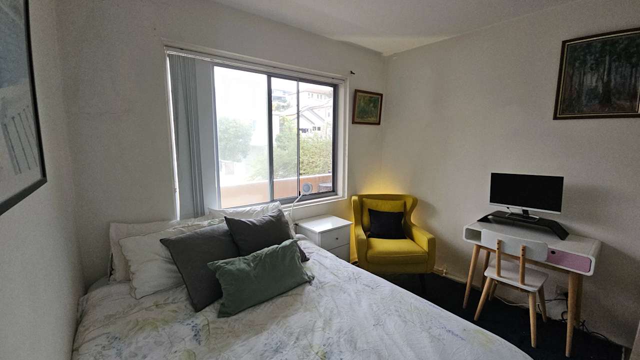 Furnished room in a flatshare