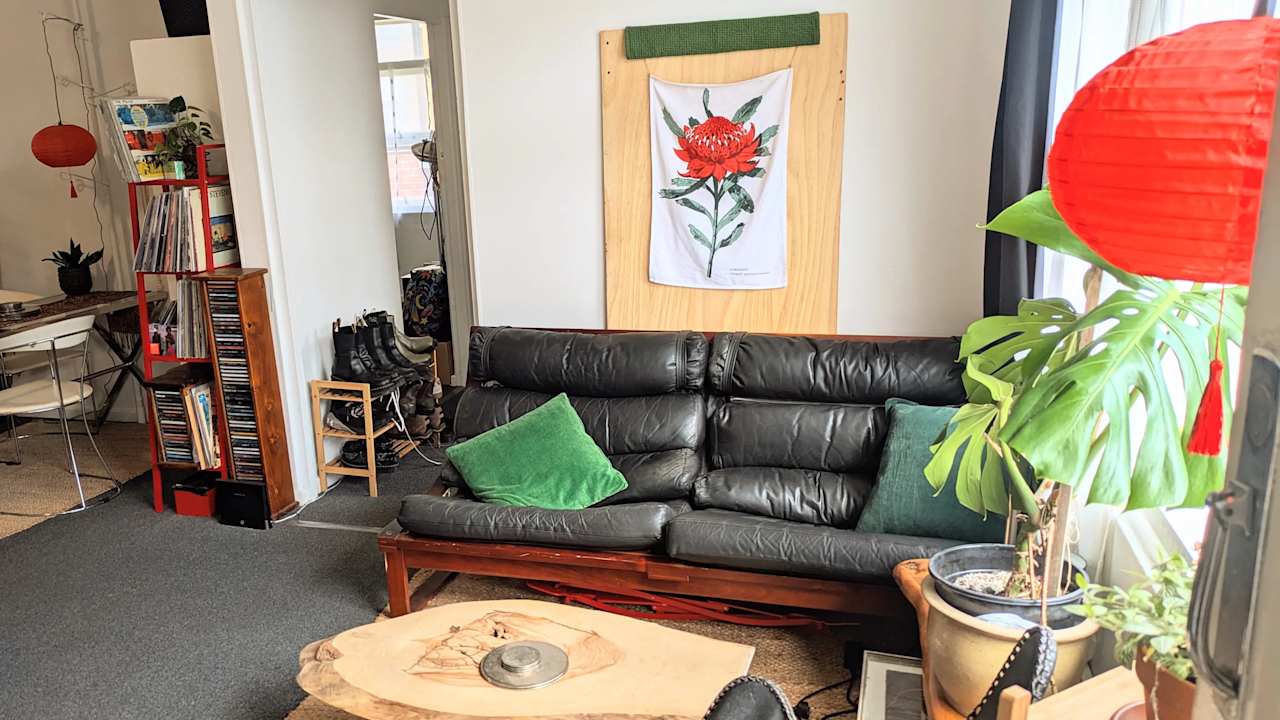 Unfurnished room in a flatshare