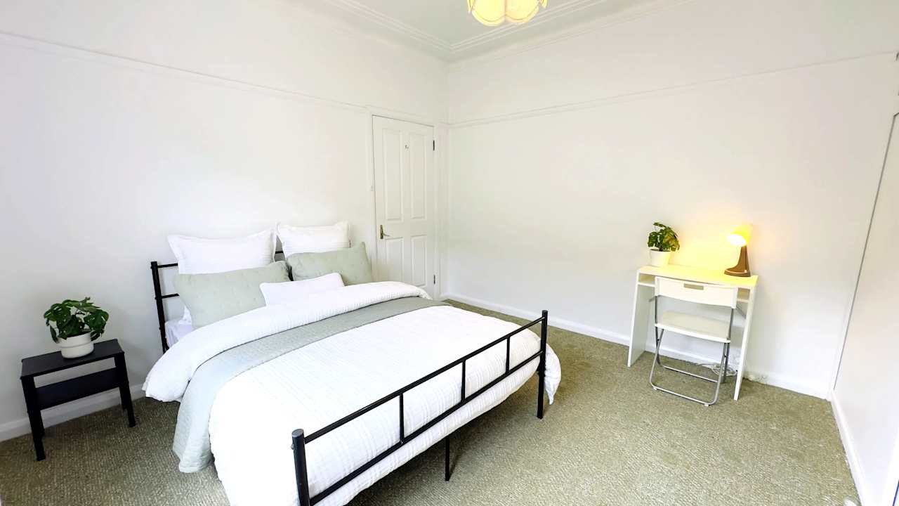 Furnished room in a share house