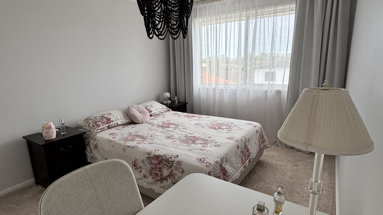 Room in a share house