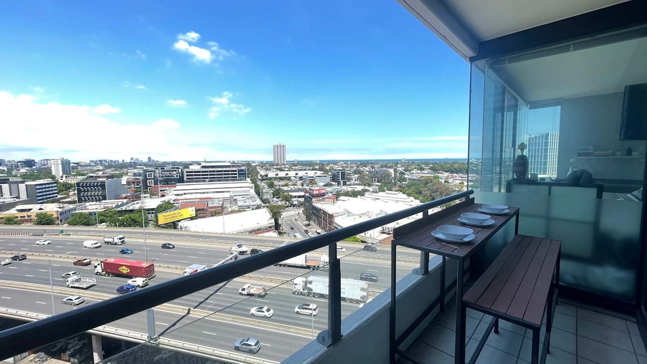 Furnished room in a flatshare