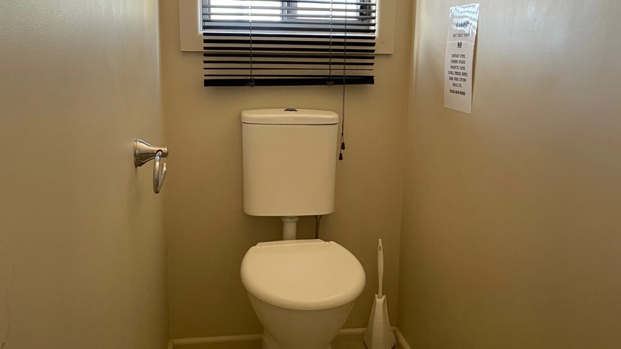Furnished room in a share house