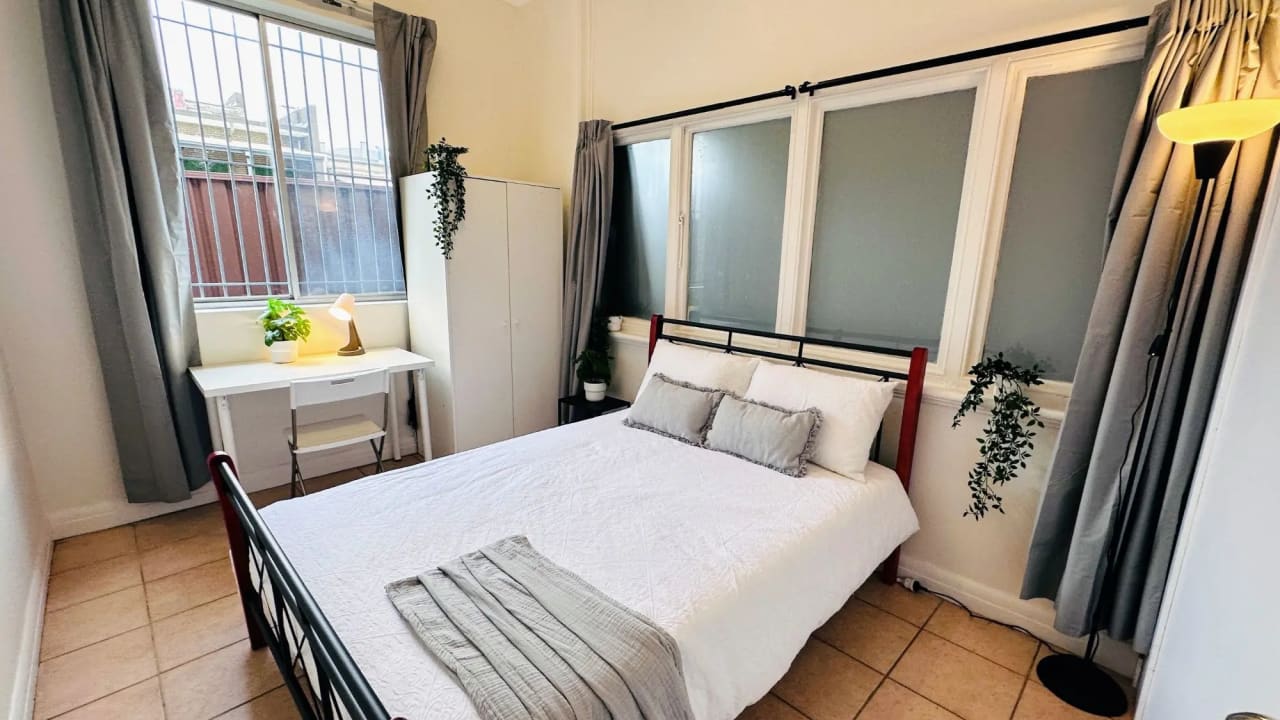 Furnished room in a flatshare