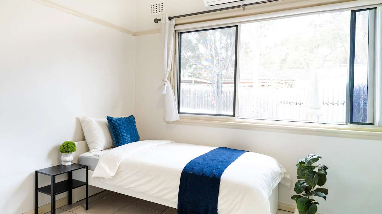 Furnished room in a share house