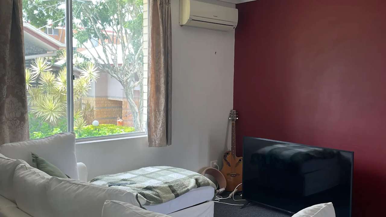 Unfurnished room in a flatshare