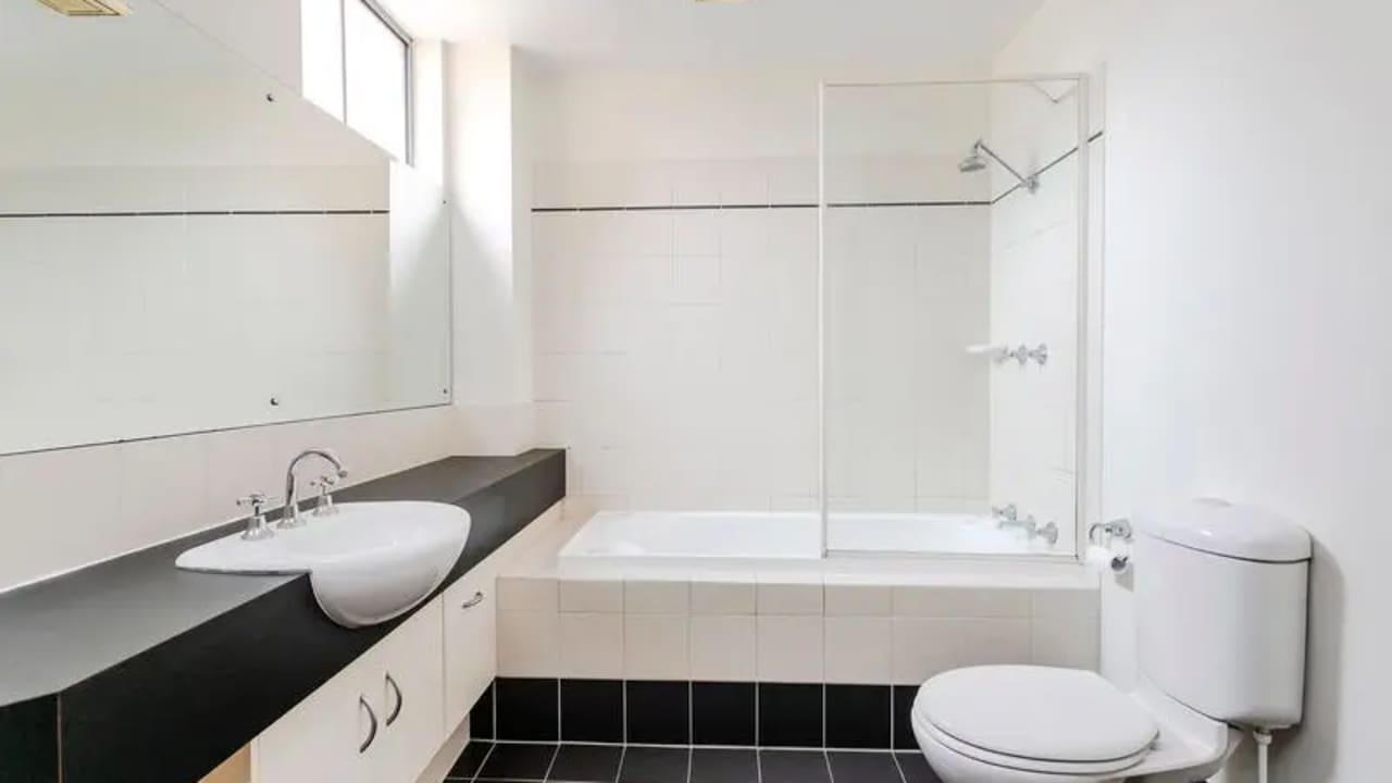 Furnished room with own bathroom