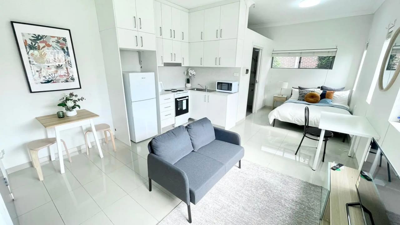 Room studio flat for rent
