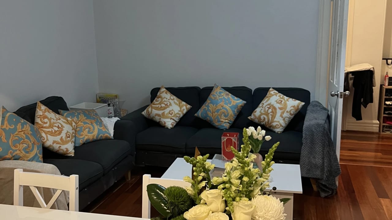 Unfurnished room in a flatshare
