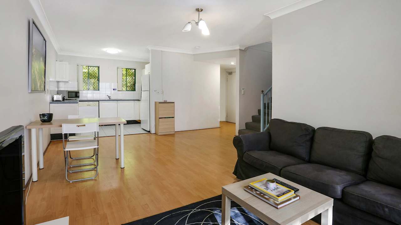 Furnished room with ensuite in a flatshare