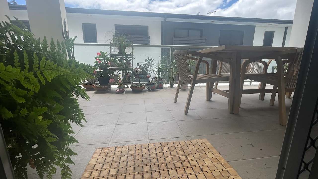 Unfurnished room with own bathroom