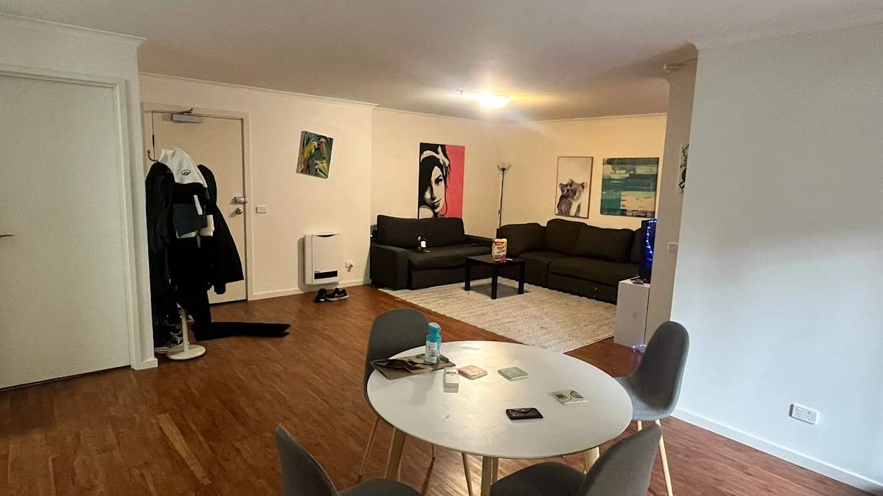 Furnished room in a flatshare