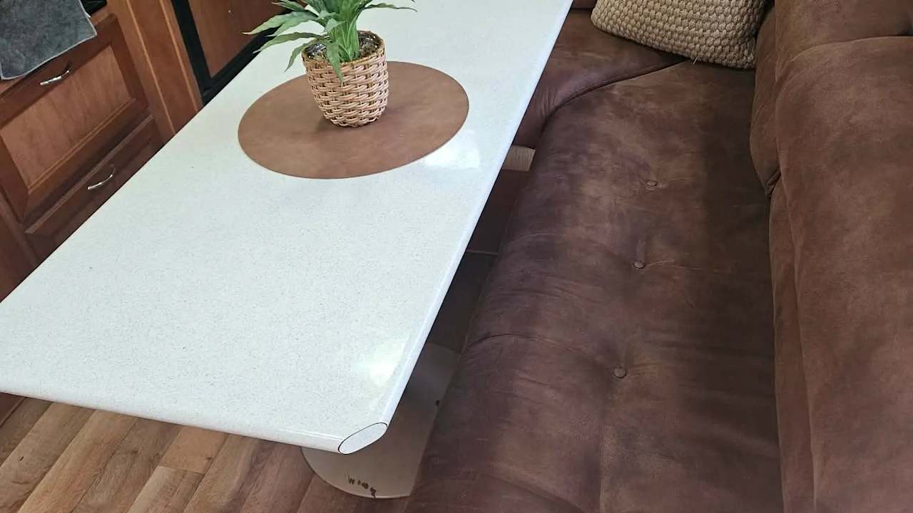 Whole property with 1 room for rent