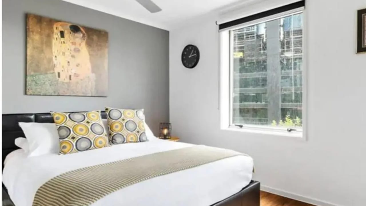 Furnished room in a flatshare