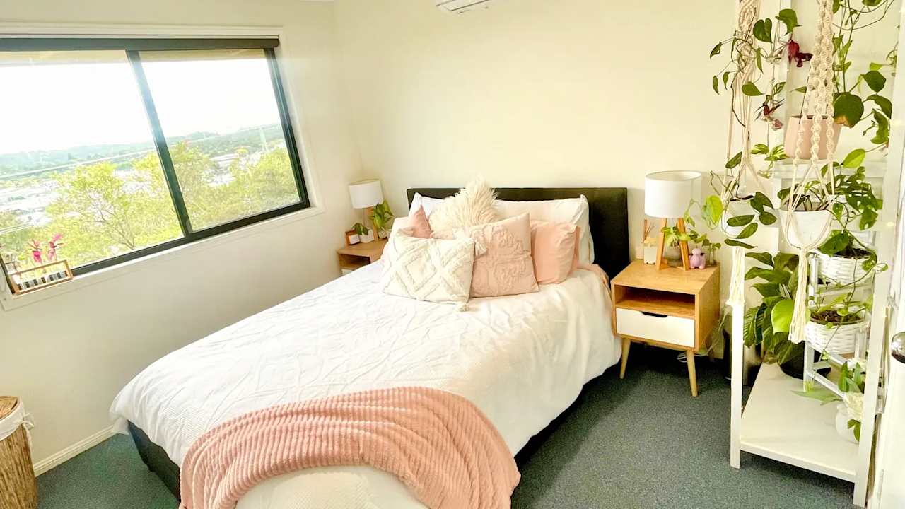 Room in a share house