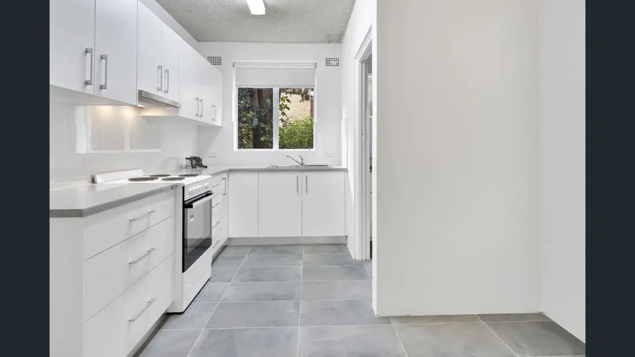 Unfurnished room in a flatshare