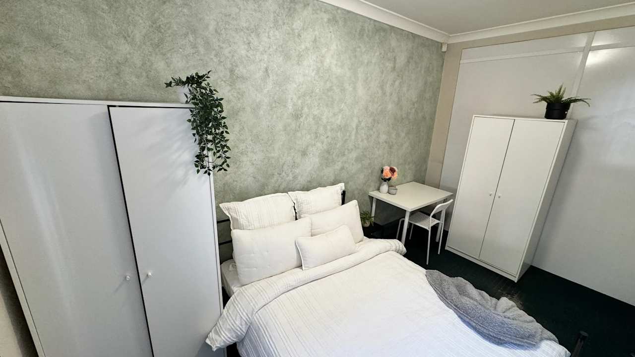 Furnished room in a share house