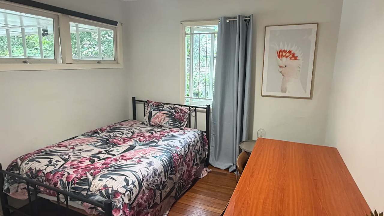 Furnished room in a share house