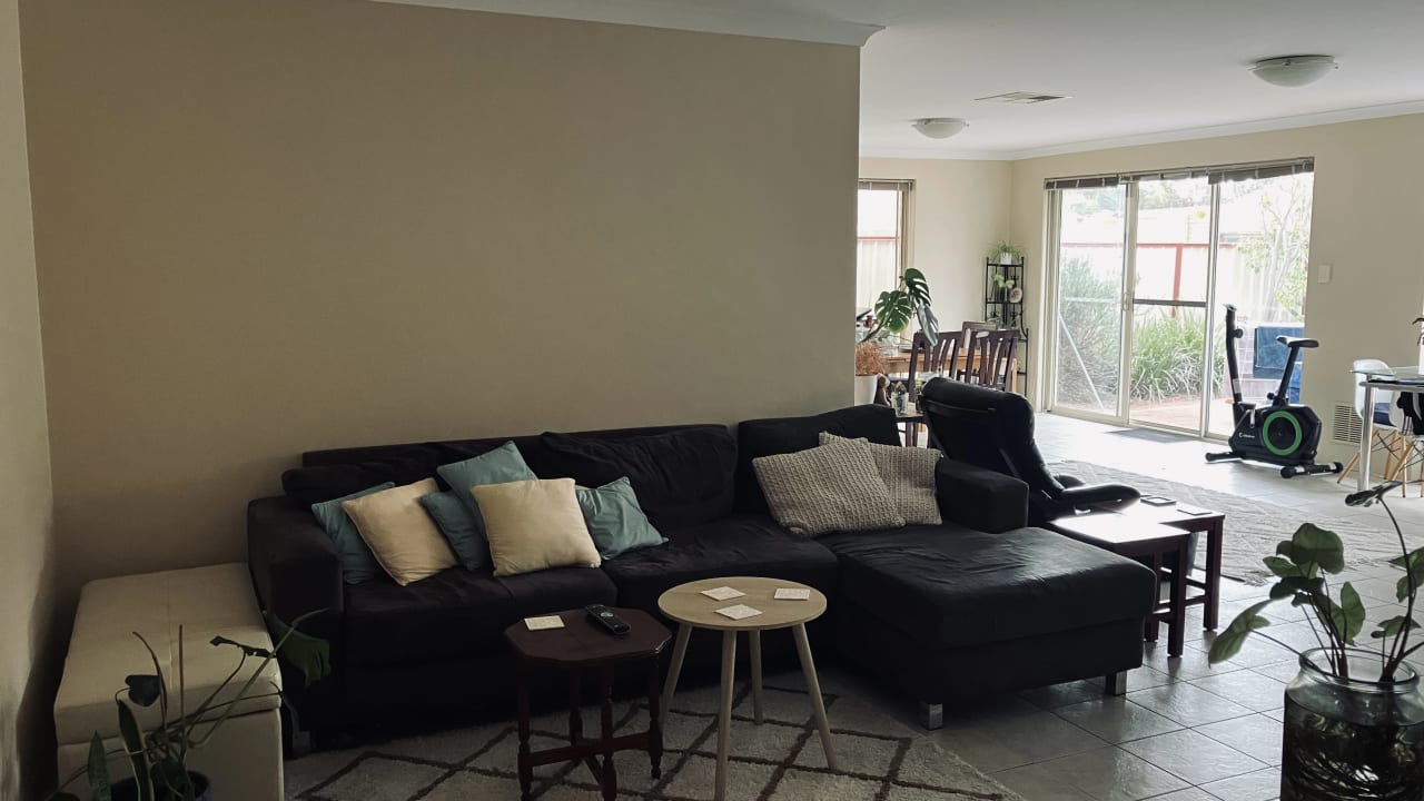Room in a share house
