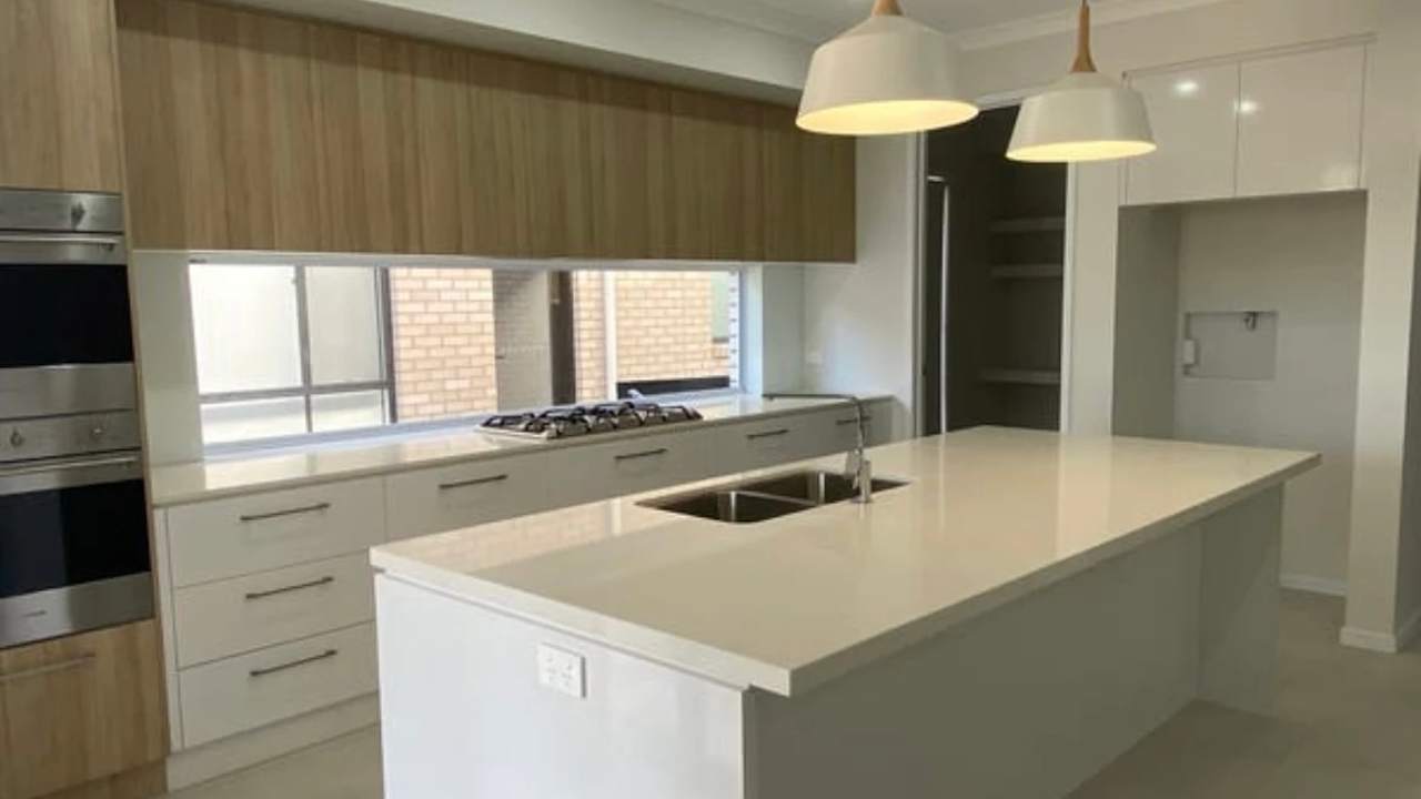 Unfurnished room in a share house