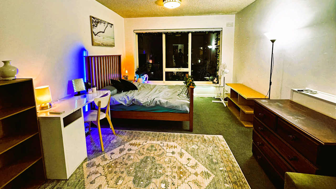Furnished room in a share house