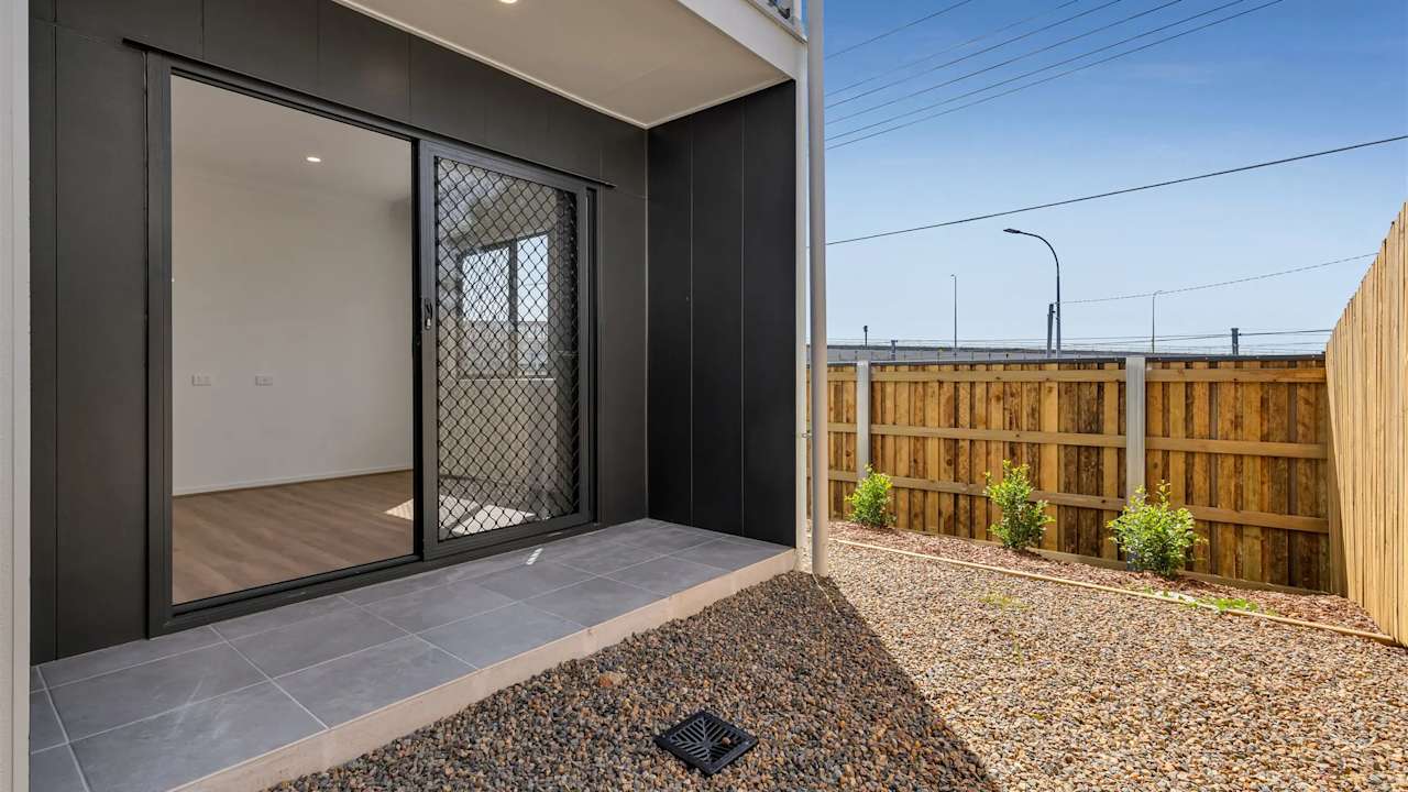 Furnished room studio flat for rent