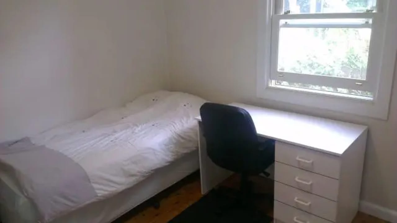 Furnished room in a share house