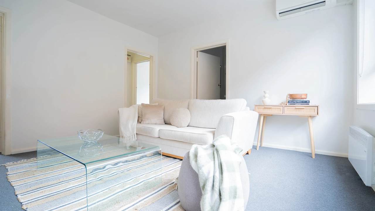 Furnished room in a flatshare
