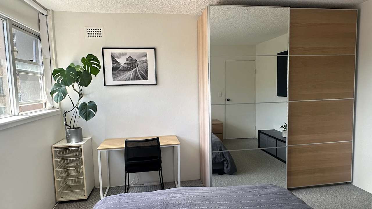 Furnished room in a flatshare