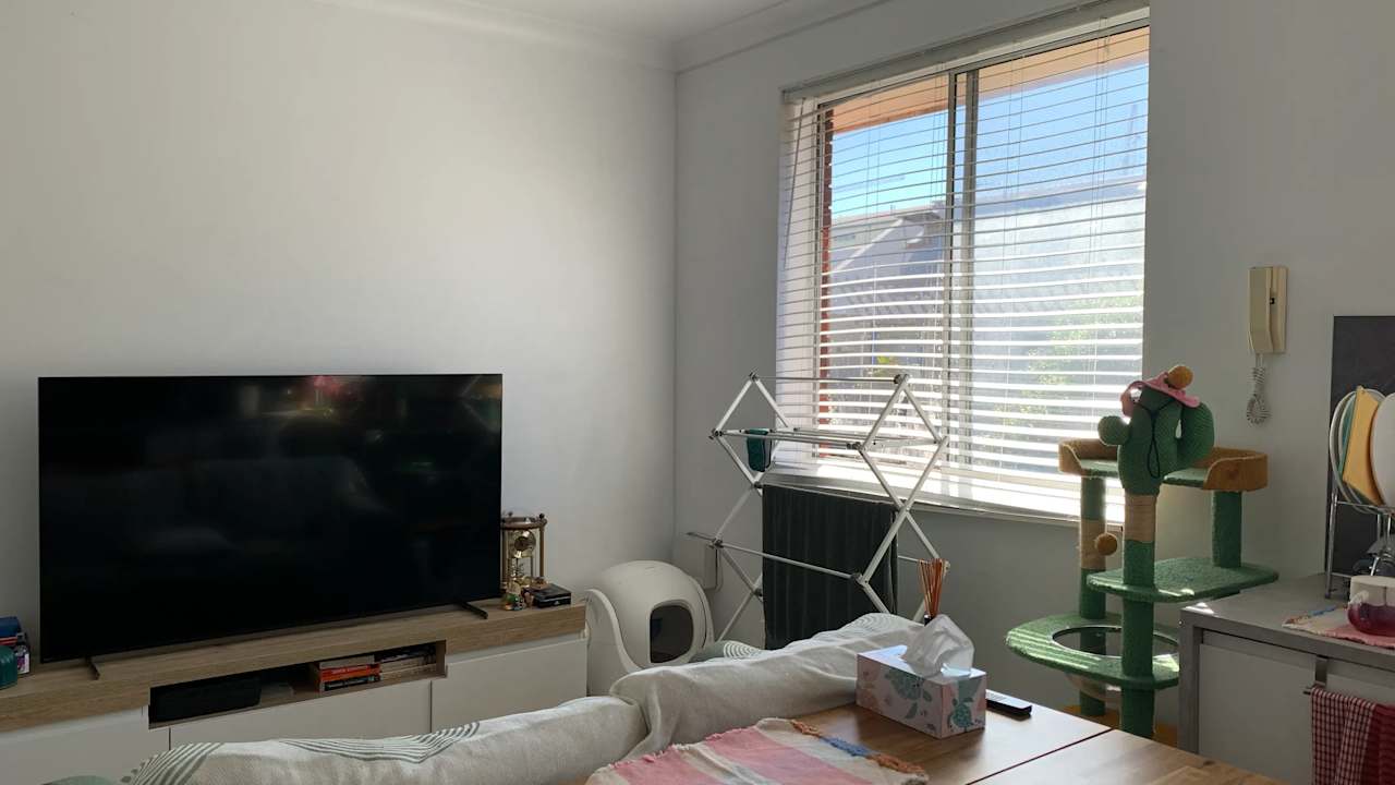 Unfurnished room in a flatshare