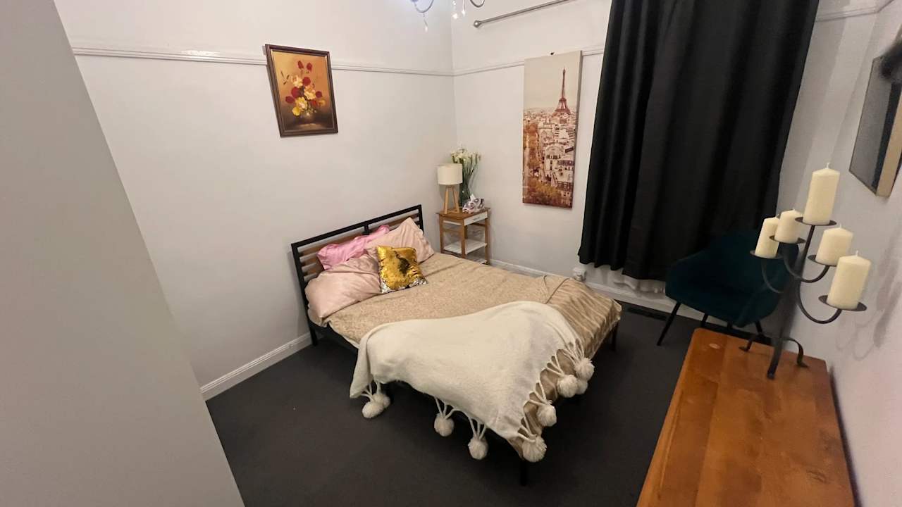 Furnished room in a share house